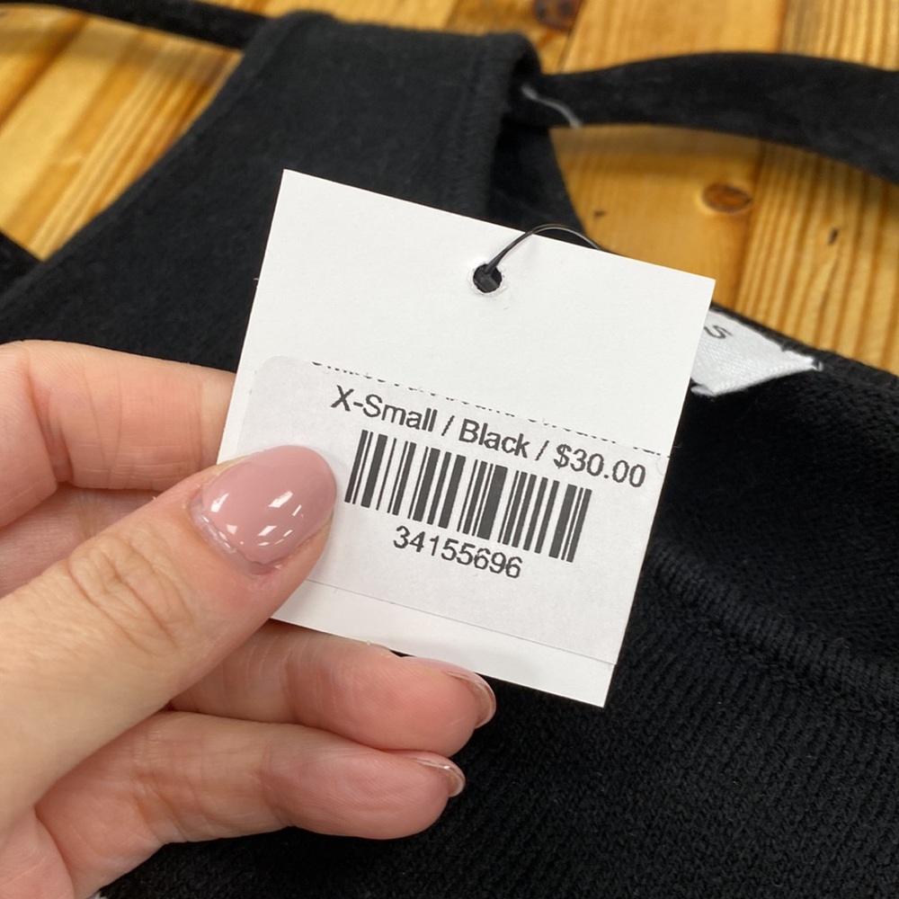 Le Lis Black Sweater Tank - New With Tags - Picture 3 of 3